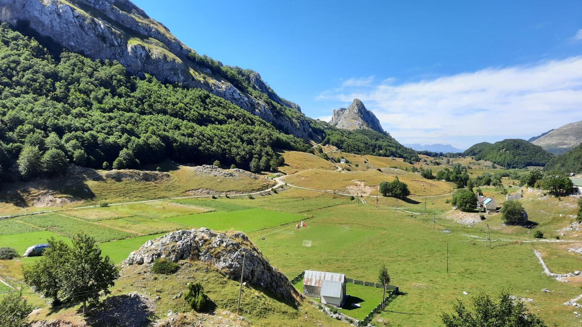 Katun Mokra Accommodation & Horseback Riding بودغوريتْسا المظهر الخارجي الصورة