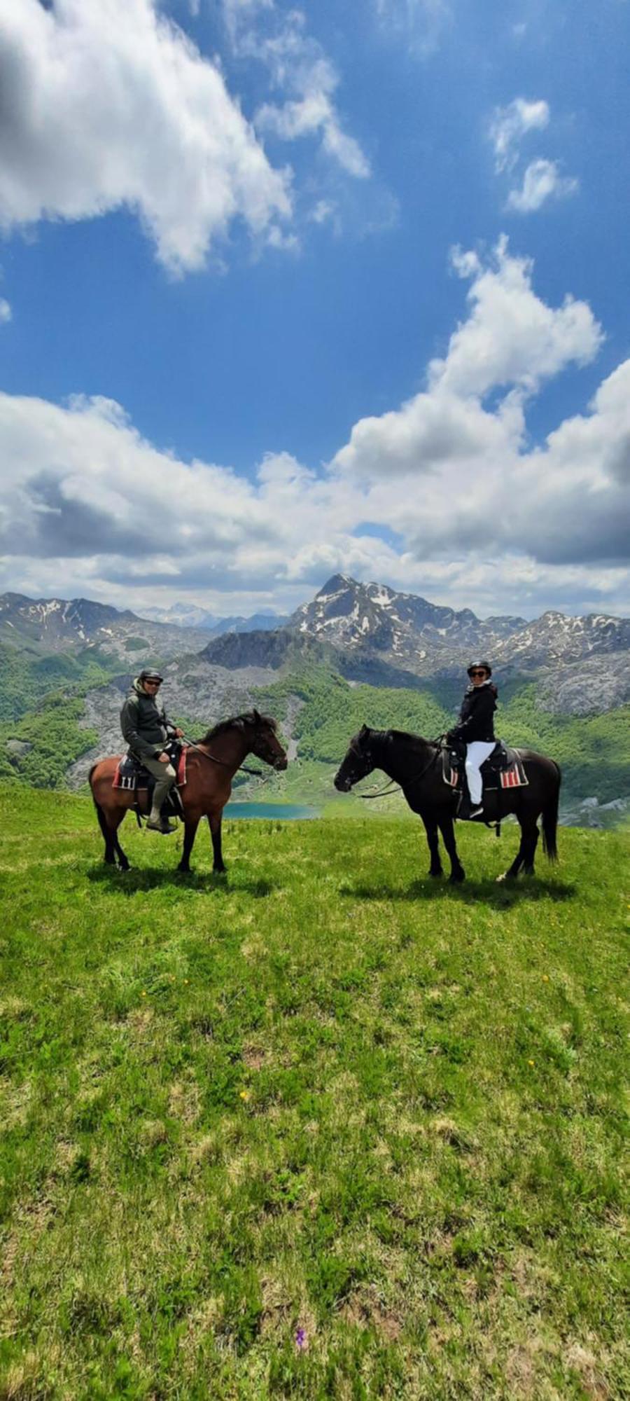 Katun Mokra Accommodation & Horseback Riding بودغوريتْسا المظهر الخارجي الصورة