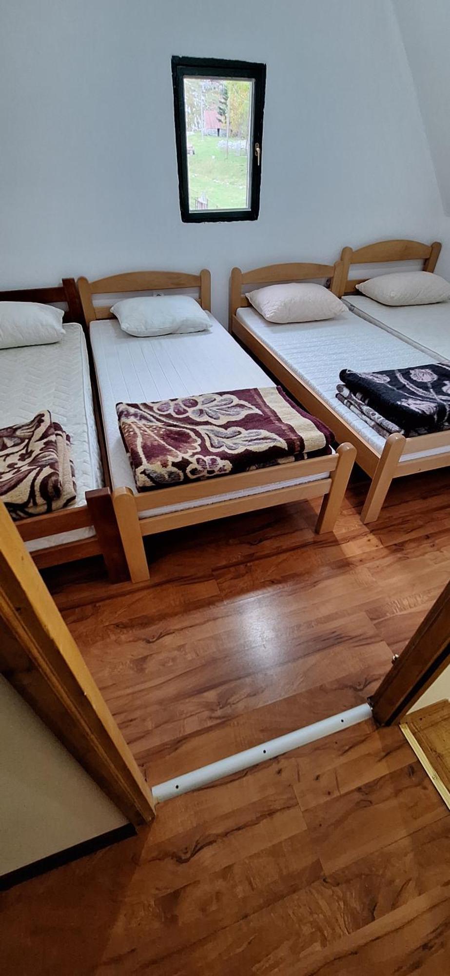 Katun Mokra Accommodation & Horseback Riding بودغوريتْسا الغرفة الصورة